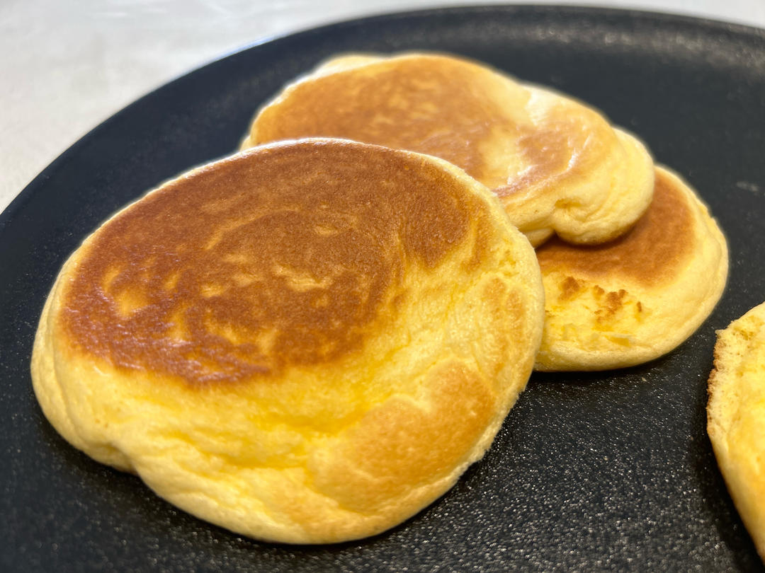 不用烤箱 15分钟无油低糖的舒芙蕾蛋糕松饼 🥞 蓬松绵软