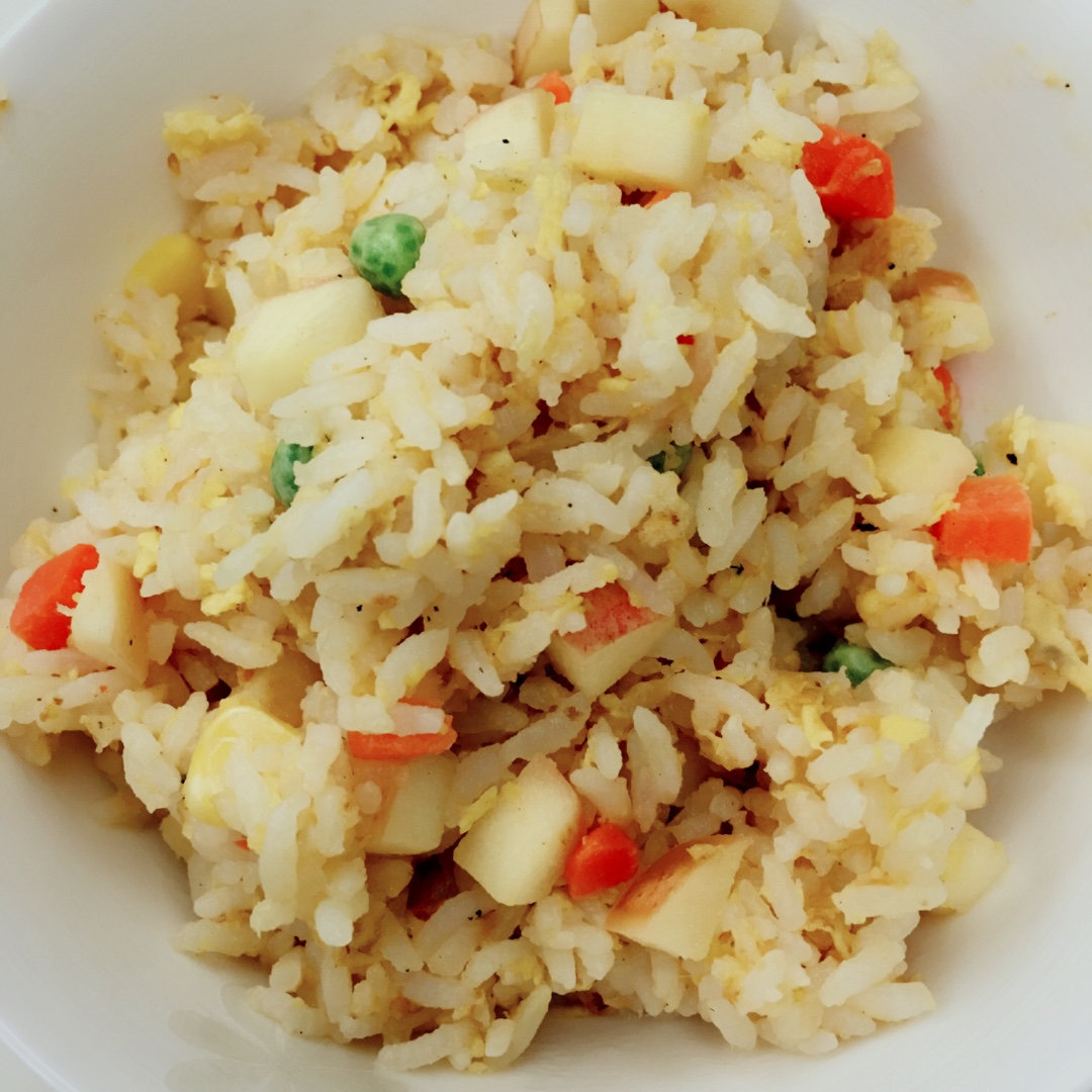 茉莉猫咪做的苹果炒饭