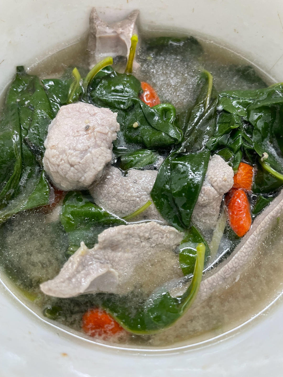 枸杞叶猪肝瘦肉汤