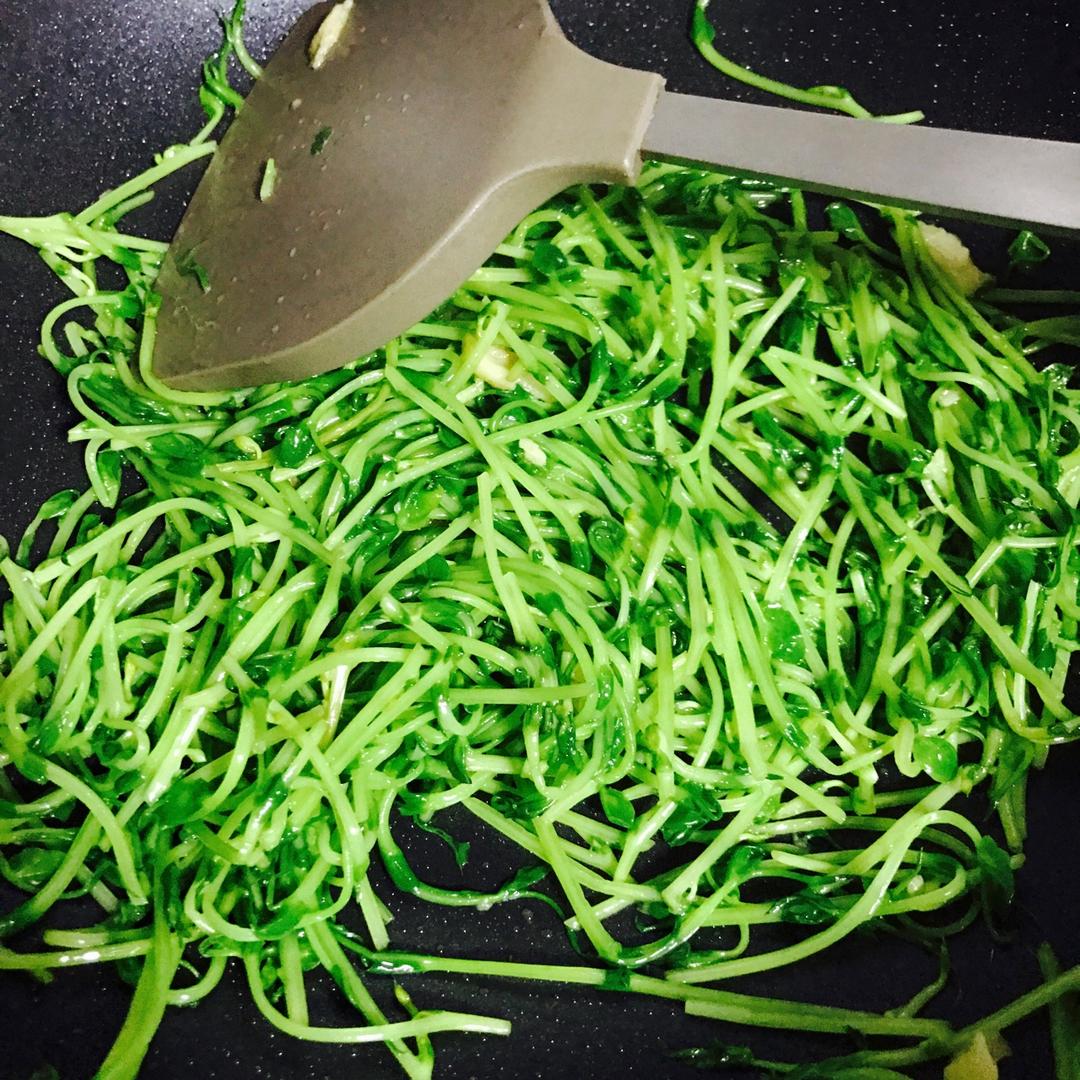 fasa做的蒜香豆苗