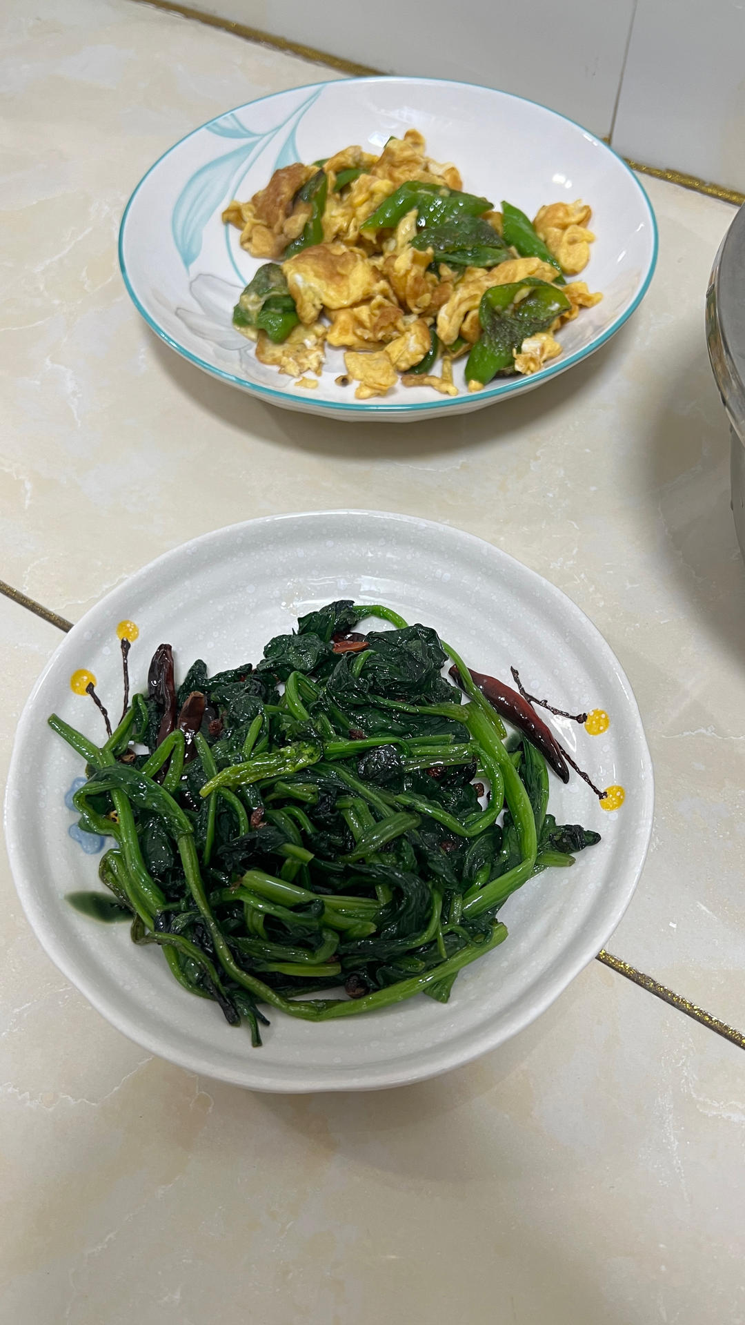 不涩口又嫩的清炒菠菜