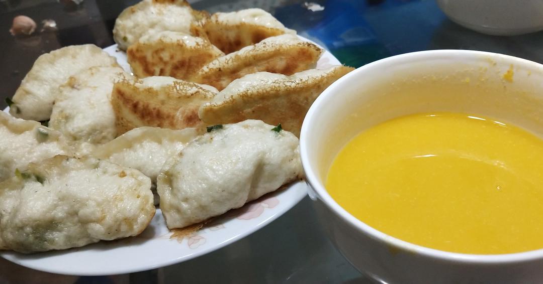 水煎包（韭菜）Fried Dumplings