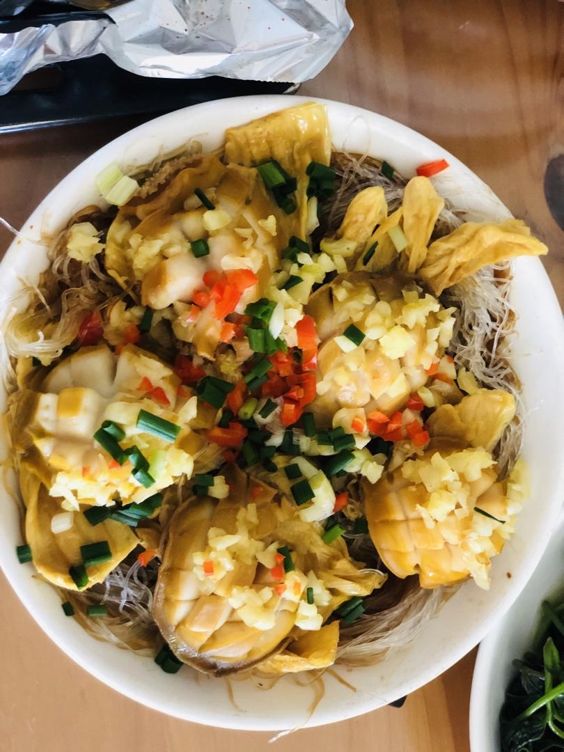 蒜蓉粉丝蒸鲍鱼
