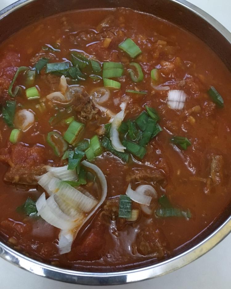 厨师长教你：“西红柿炖牛肉”的家常做法，营养又美味