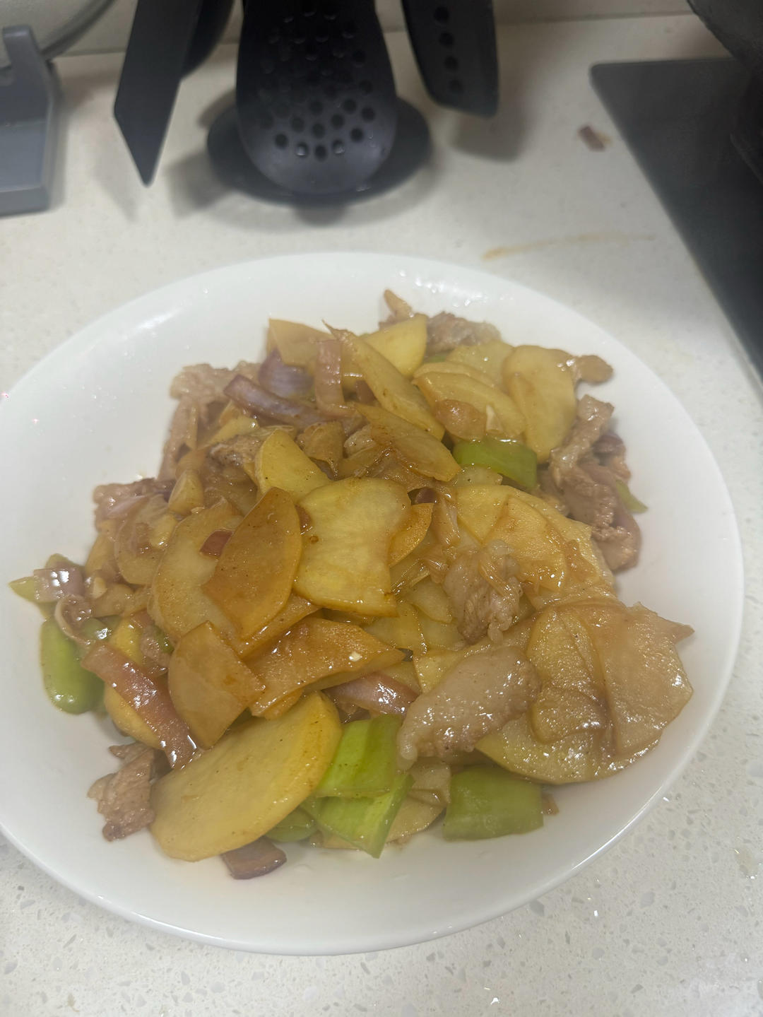 青椒土豆片炒肉