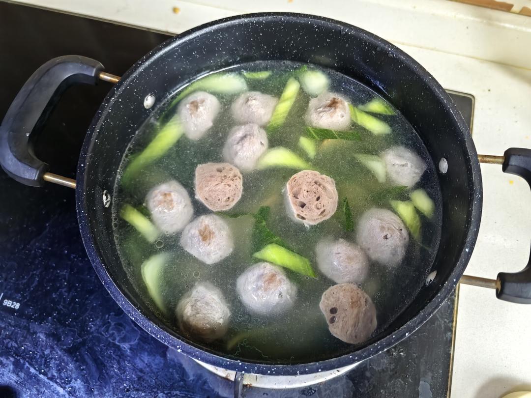 Q弹鲜香：潮牛山药青菜汤
