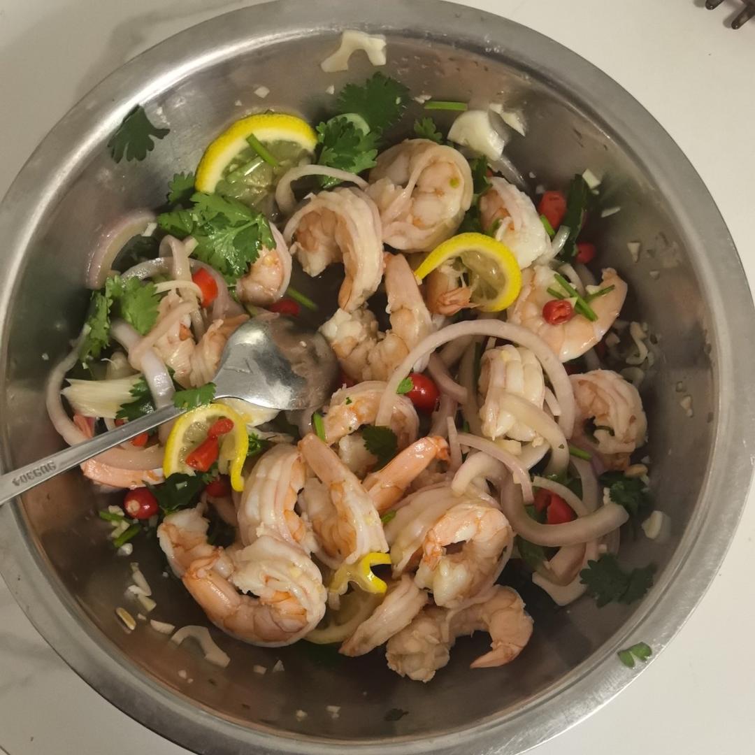 鲜嫩爽口，低脂低卡的酸辣柠檬虾，爆好吃