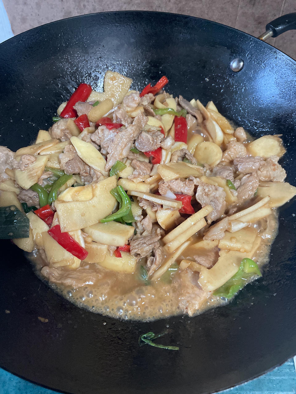 肉香笋鲜的春笋炒五花肉