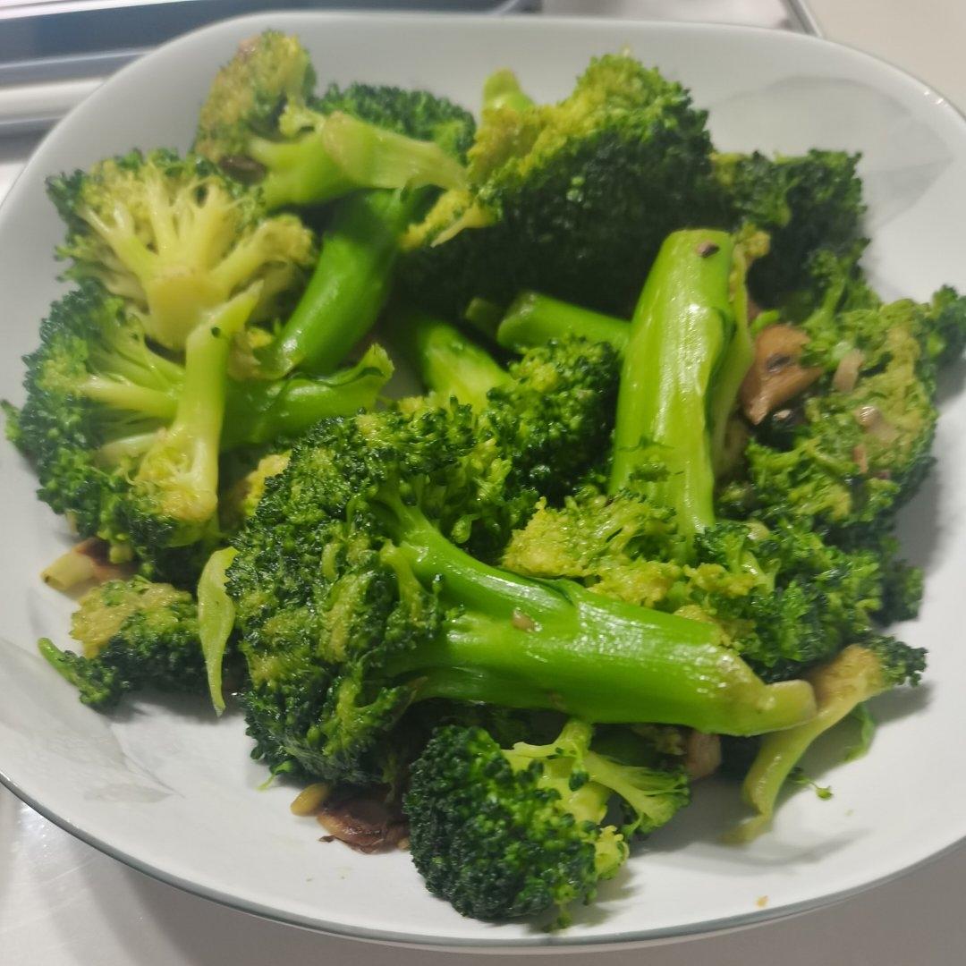 娃爱吃的清炒西兰花🥦