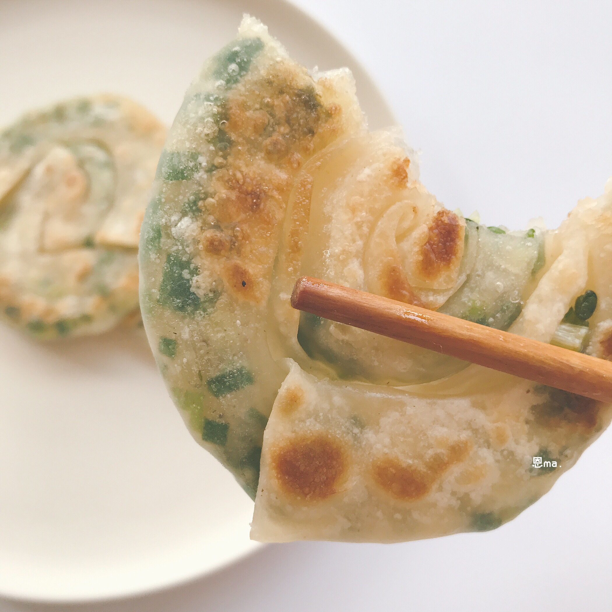 饺子皮葱油饼的做法