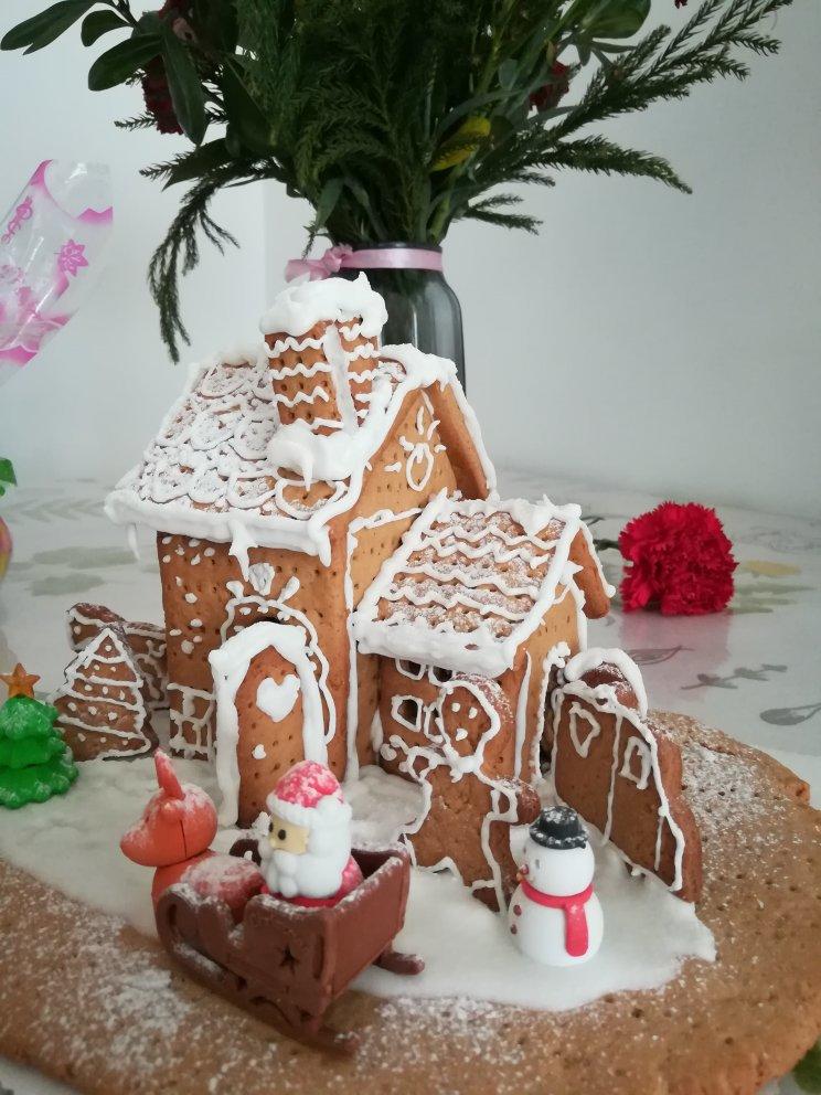 齐猛猛娘亲做的堂妈的姜饼屋