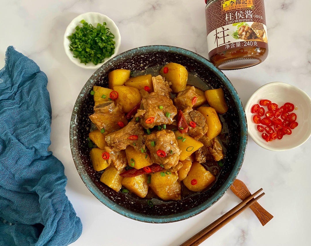 大师菜谱|柱侯酱土豆焖排骨的做法