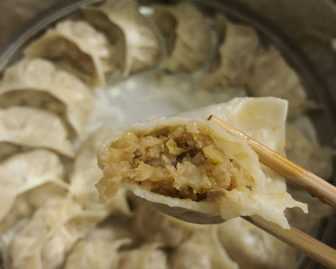 东北酸菜馅饺子的做法