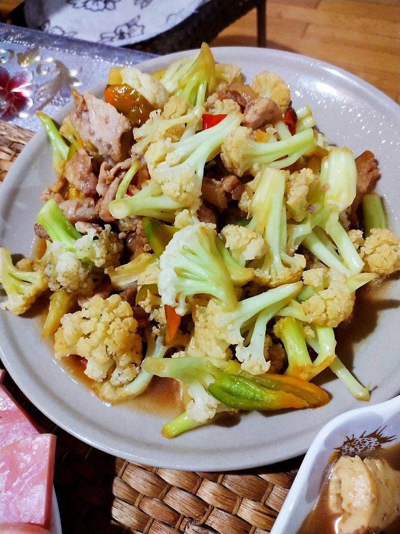 〈花菜辣椒炒肉〉，超鲜美味，欣小厨 😉