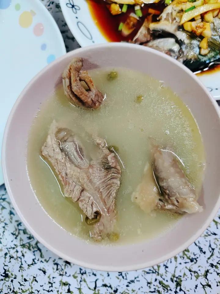 绿豆乳鸽汤