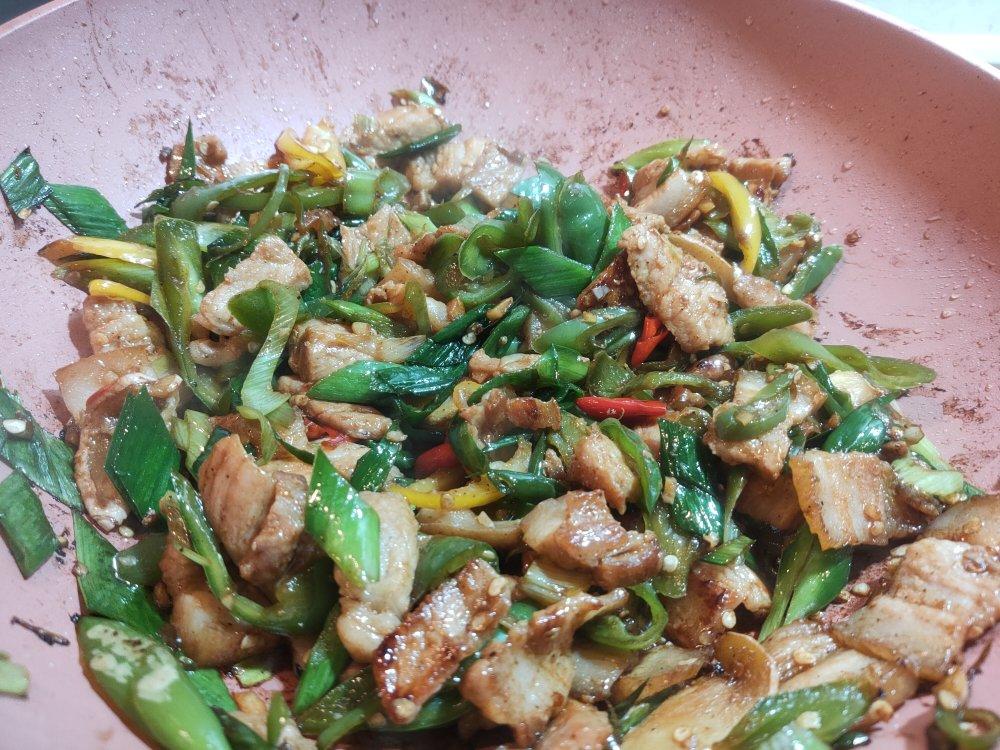 厨师长教你：“小炒肉”的家常做法，家常味很浓郁，先收藏起来