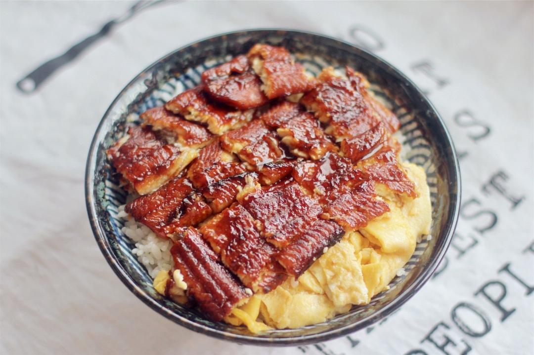 蒲烧鳗鱼饭