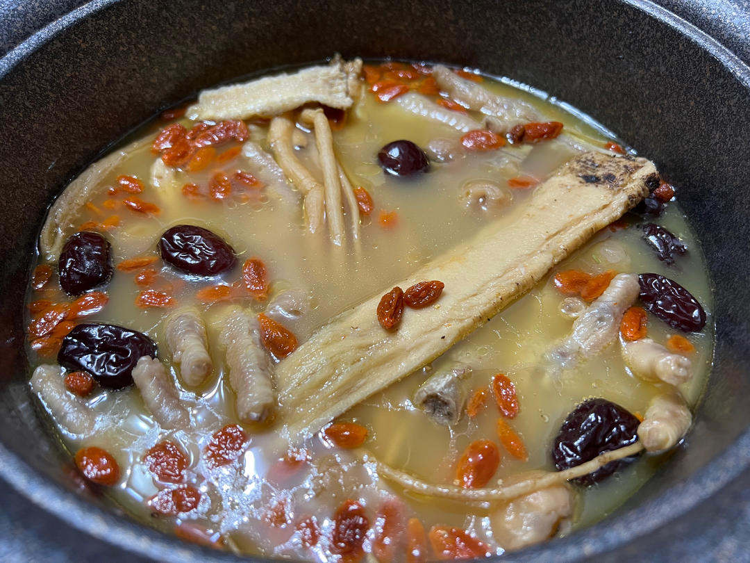 广式药材浸鸡爪，药膳鸡爪