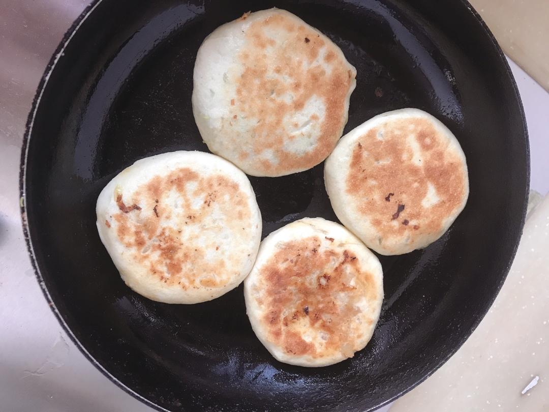 会连续吃八个的萝卜馅饼