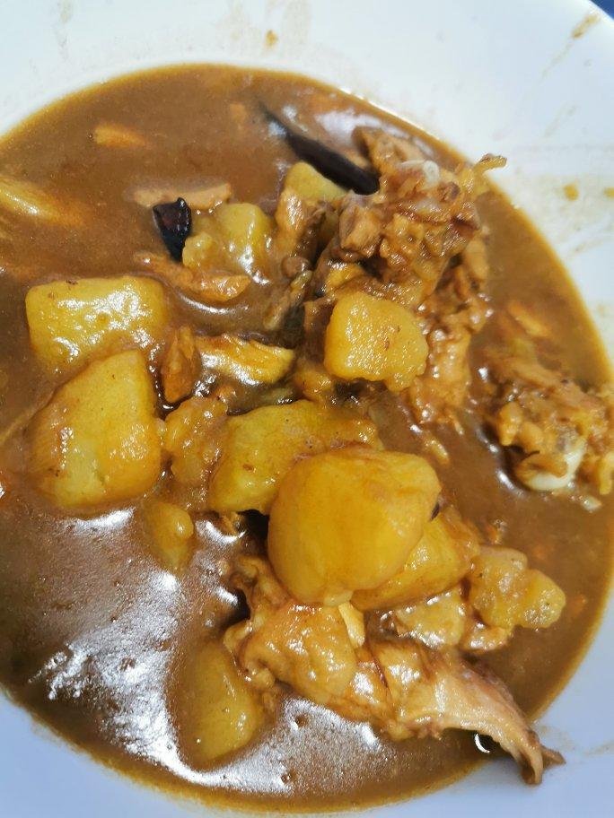 土豆炖鸡大腿