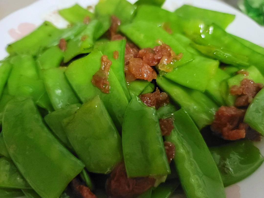 腊肠炒荷兰豆