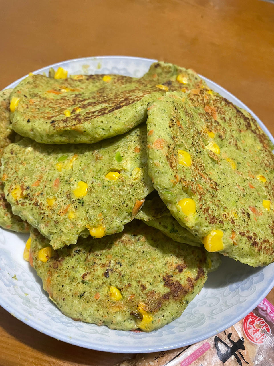 减肥、健身人士吃了狂点赞的蔬菜鸡胸肉饼