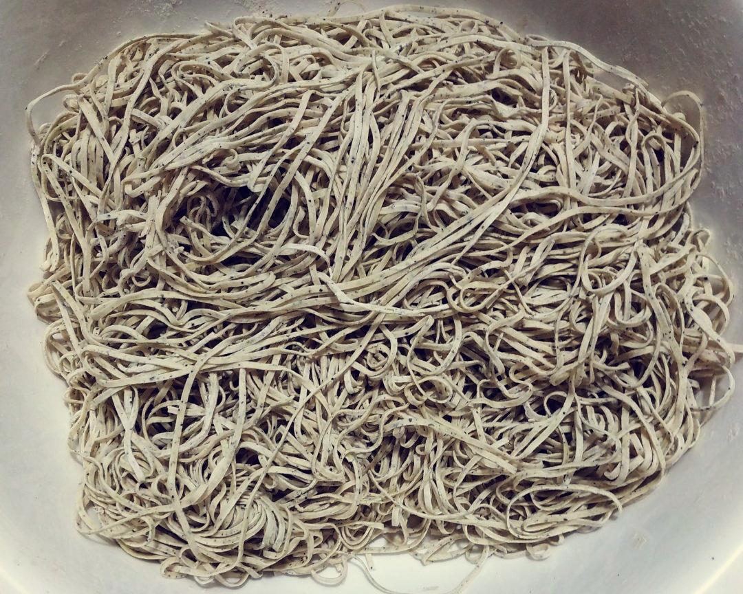 自制黑豆面的做法 步骤5