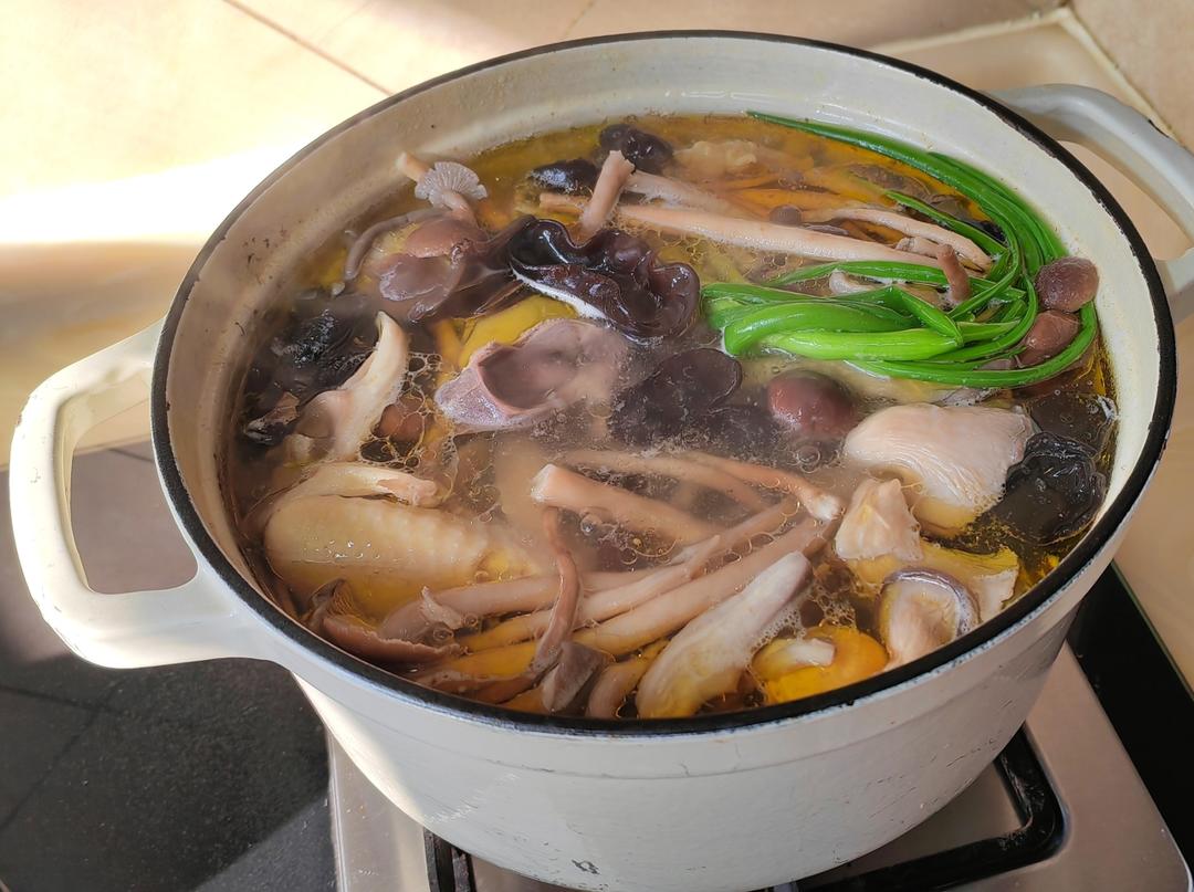 鲜美无敌：清炖鸡汤🐔