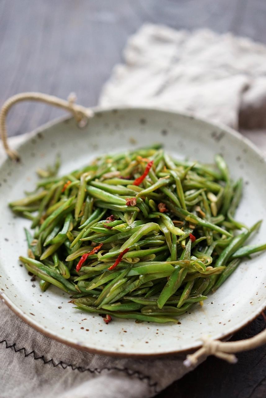 天使不白衣做的椒香豆角丝