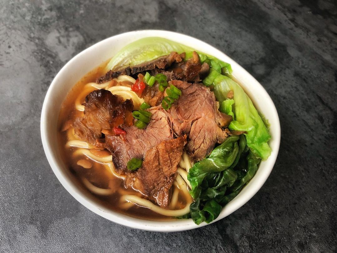 最简单的卤牛肉（只要三原料）