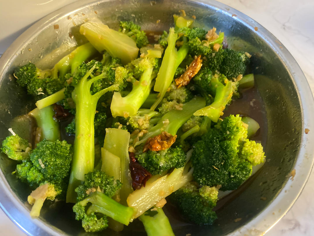 凉拌西兰花-辣的