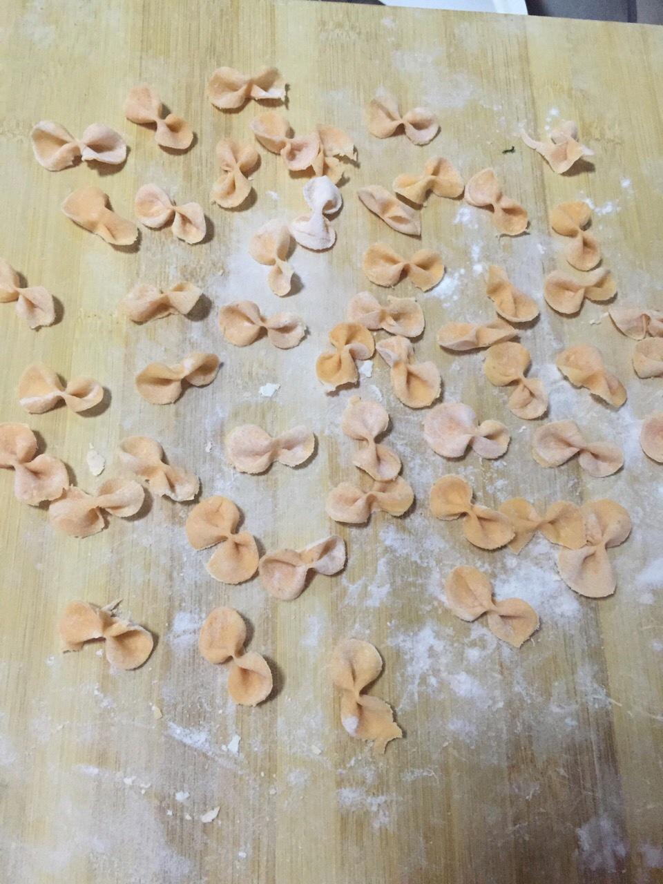 宝宝辅食蝴蝶面的做法