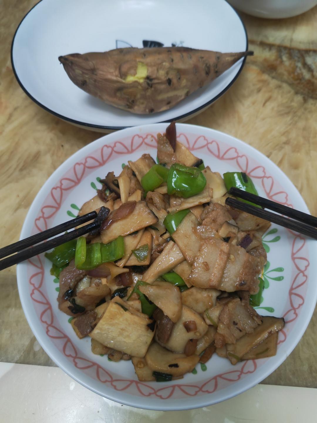 杏鲍菇炒肉片