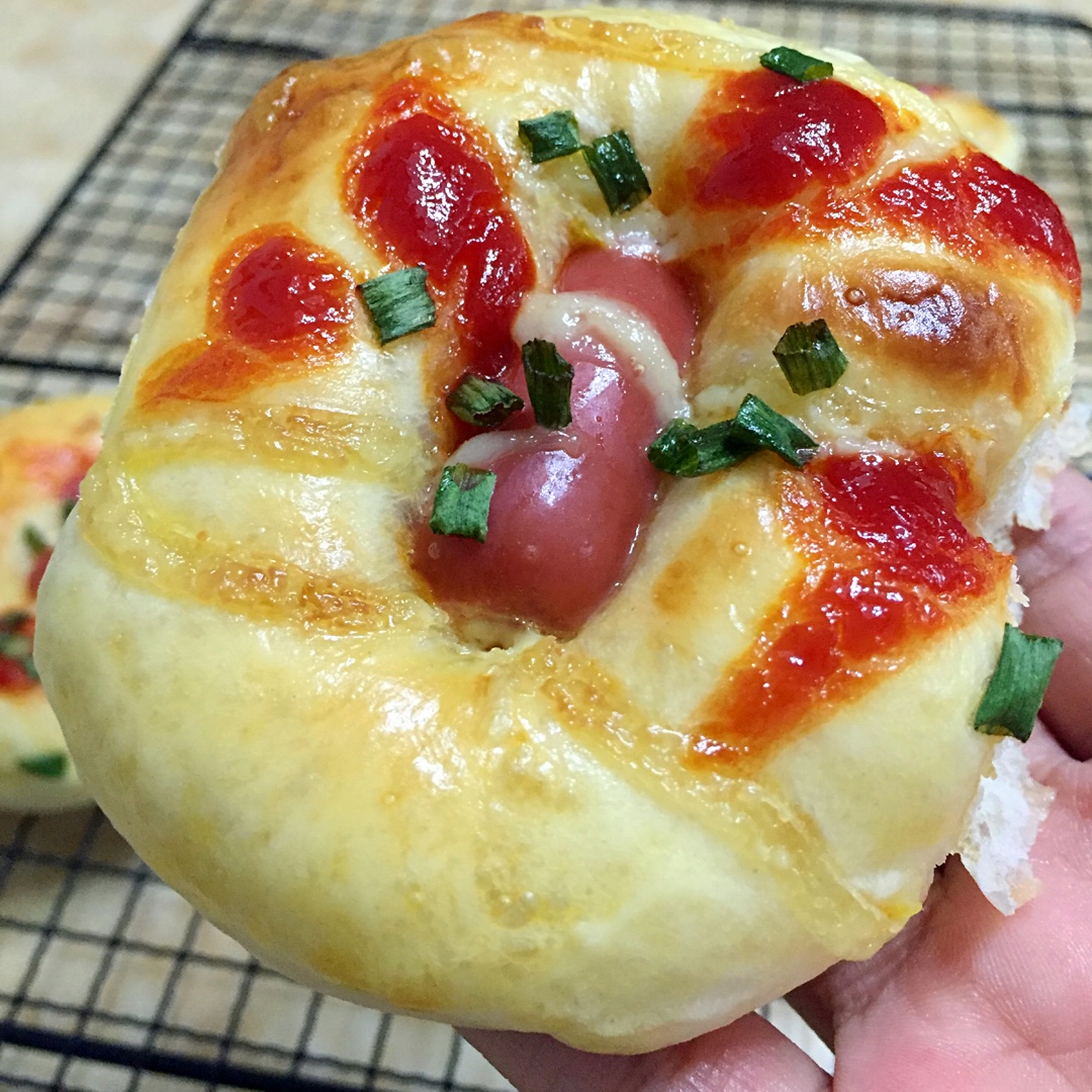 syshi做的迷你肠仔小面包