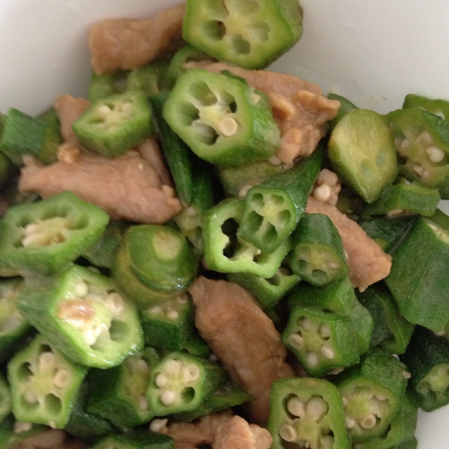 五花肉炒秋葵