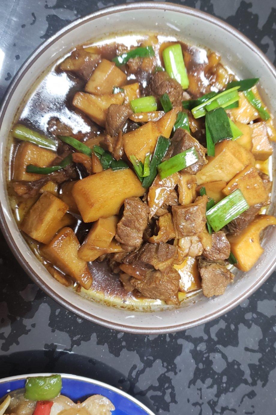 鲜竹笋烧牛肉