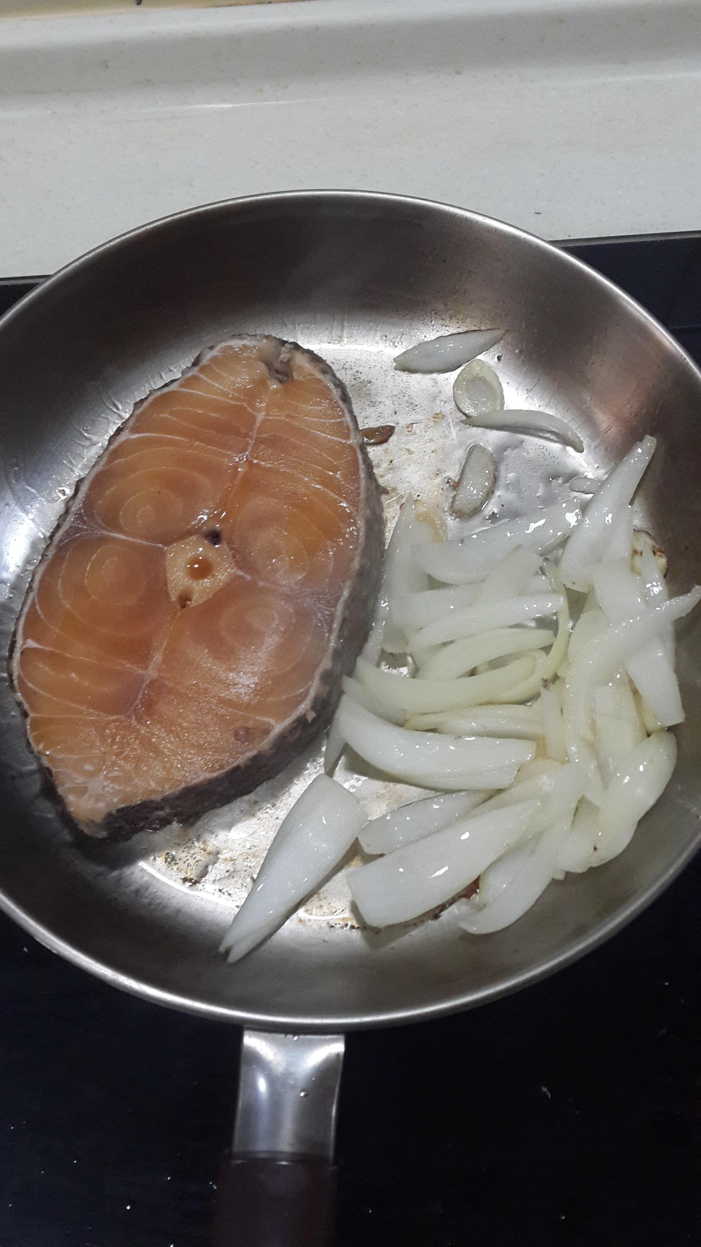 香煎银鳕鱼的做法 步骤2