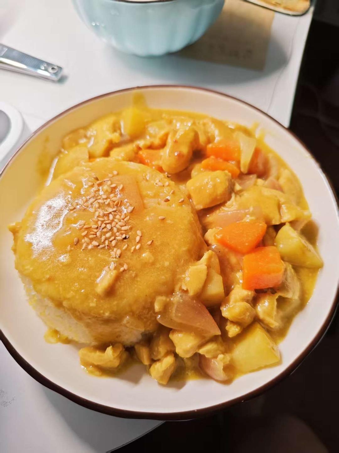 百梦多（好侍）咖喱鸡丁（洋葱胡萝卜土豆炒鸡胸）
