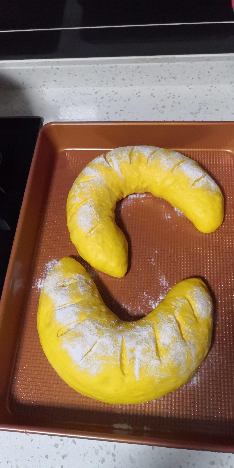 好吃到疯的南瓜奶酪软欧包