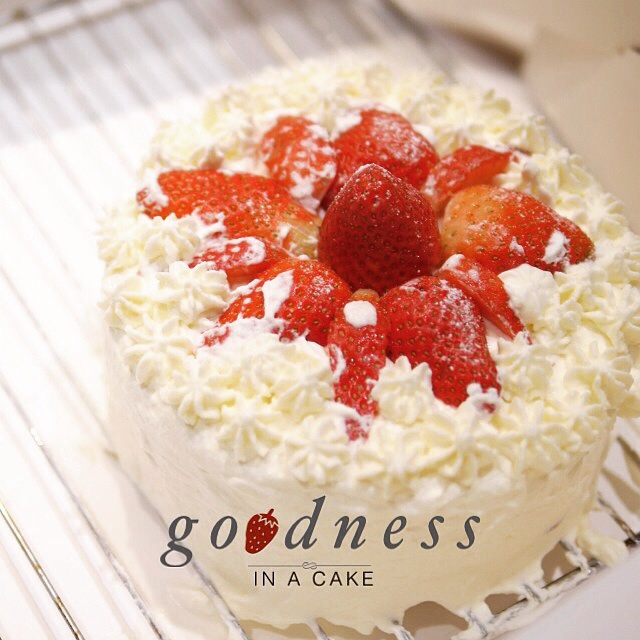 小清新草莓奶油戚风蛋糕裱花蛋糕