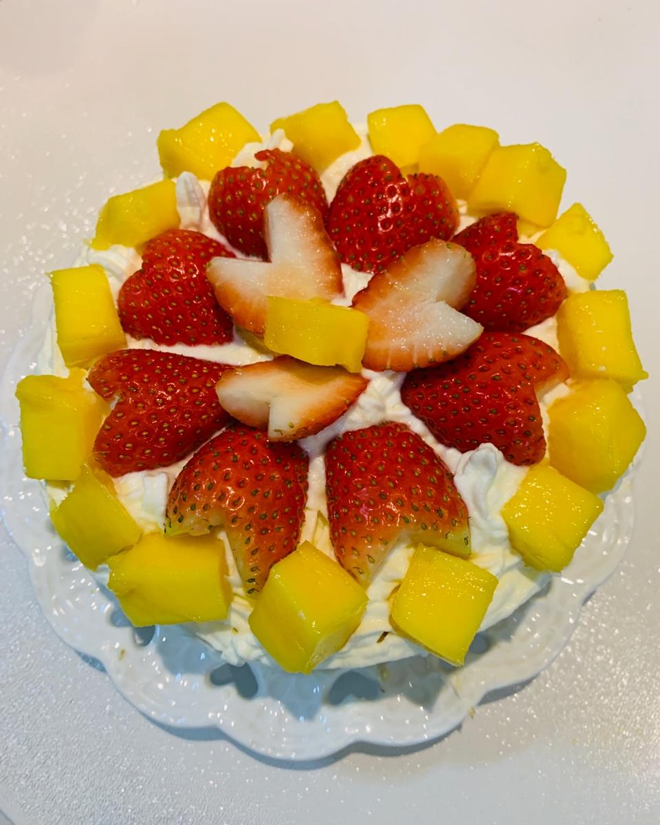 玫瑰草莓慕斯蛋糕