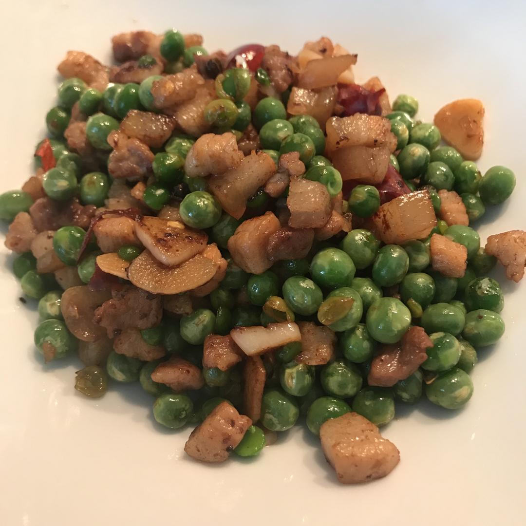 青豌豆炒肉丁
