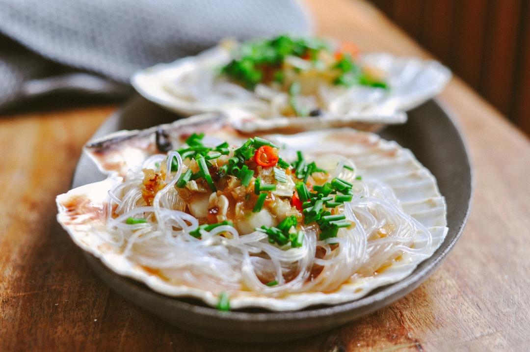 蒜蓉粉丝蒸扇贝粉丝入味有诀窍