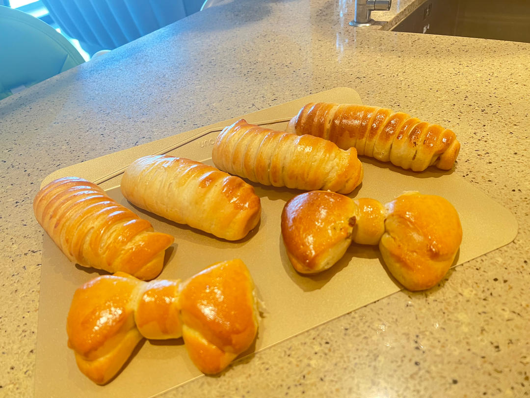 淡奶油小花面包