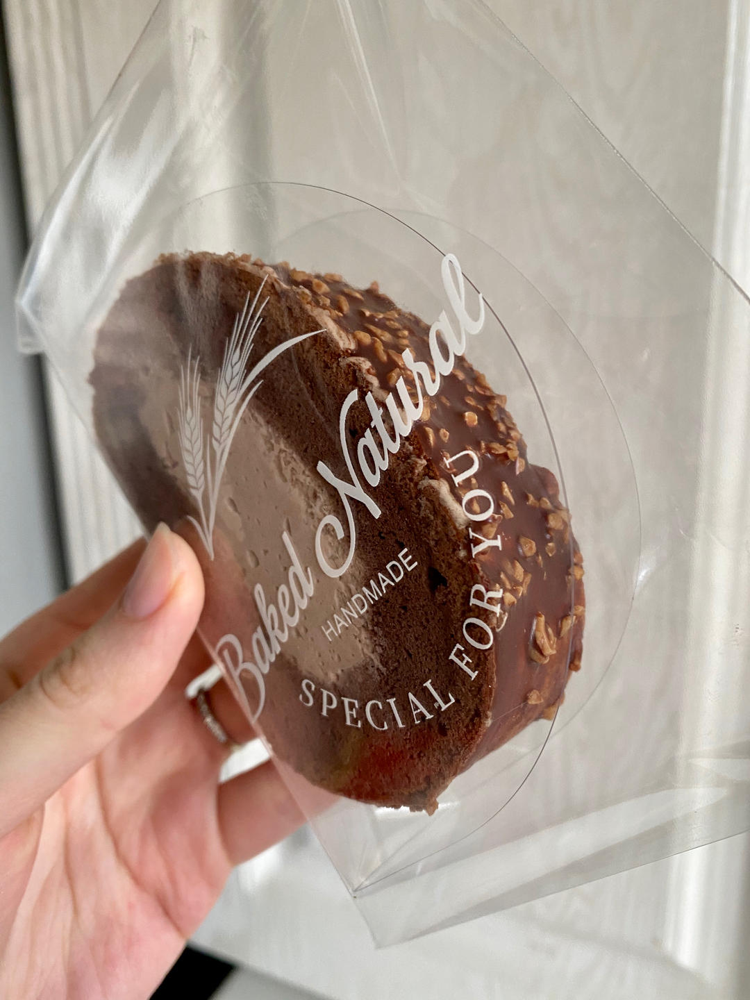🍫梦龙蛋糕卷. 巧克力脆皮蛋糕卷 by pink-rabbit
