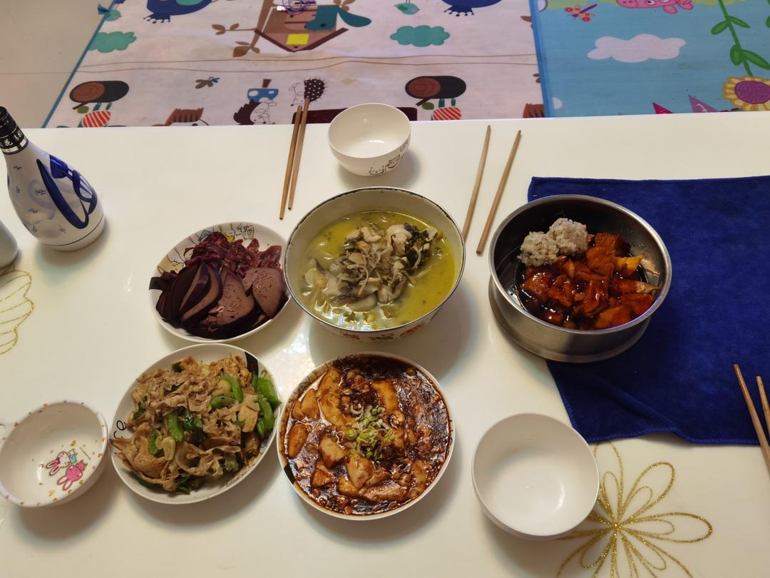 猪肉芹菜饺子馅，饺子馅怎么调才好吃