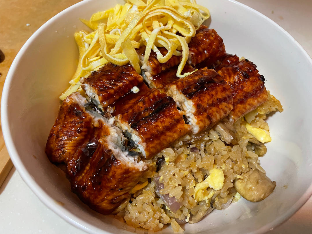 蒲烧鳗鱼饭