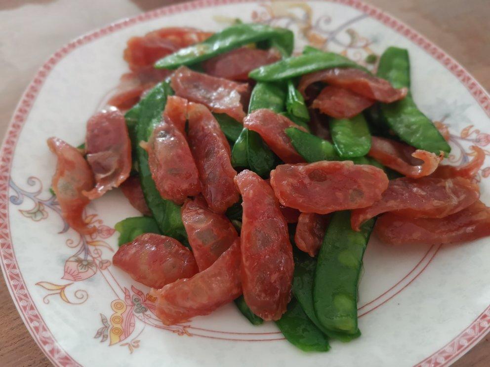 腊肠炒荷兰豆