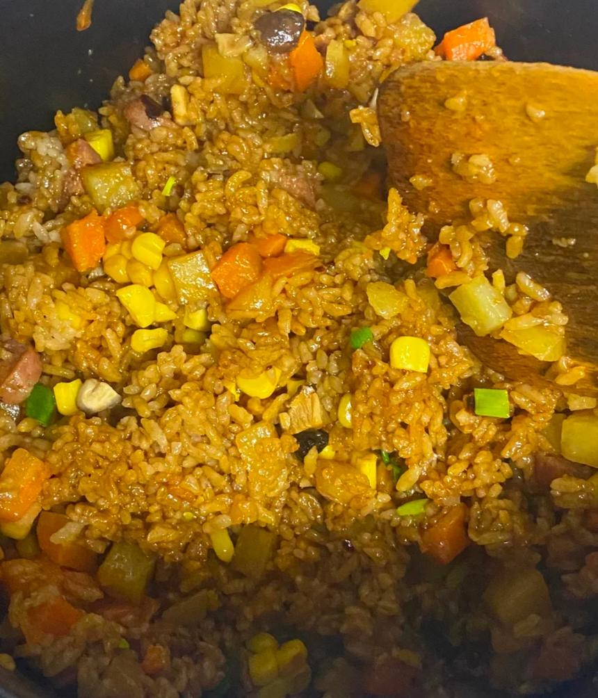 懒人必备～电饭煲腊肠焖饭