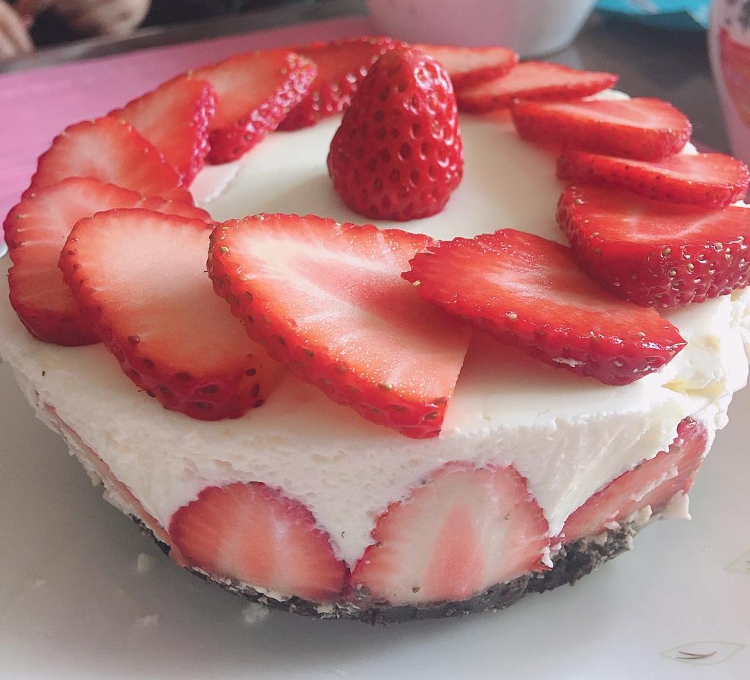 草莓慕斯（6寸）